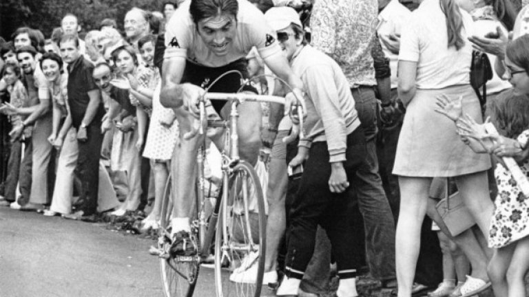 През 1969 всички осъзнават, че допингът е проблем. Първият голям случай, в който някой бива тестван и пробата е положителна е по време на Джиро д`Италия. Белгиецът Еди Меркс, който водел вече 16 етапа, дал положителна допинг проба и бил дисквалифициран.
