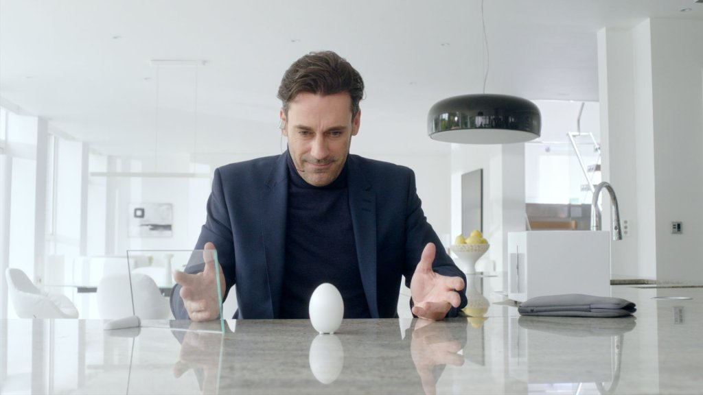 \"BLACK MIRROR\'\" 
2011 - сега 
Ако гледате наведнъж \"Black Mirror\", може и да се побъркате. Но нищо - поне ще ви бъде хубаво.