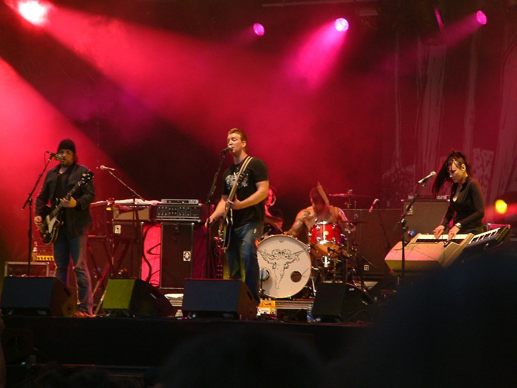 QOTSA_Live_Paris_200508_2