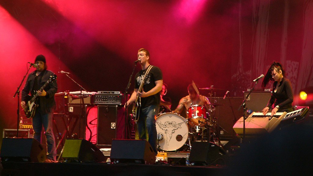 QOTSA_Live_Paris_200508_2