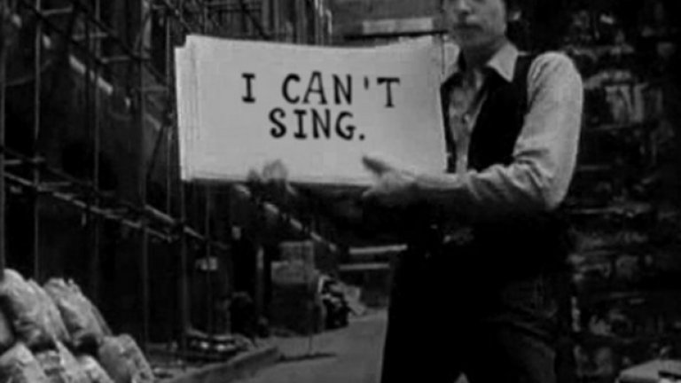 Боб Дилън – The Lonesome Death of Hattie Carroll (1964)

Класическата песен на Дилън описва случая на 51-годишна чернокожа сервитьорка, убита от Уилям Зензингър, млад тютюнев фермер от Мериленд. Зензингър получава присъда само от шест месеца, и то в същия ден, когато Мартин Лутър Кинг произнася своя реч „Имам една мечта” във Вашингтон.

По това време Боб Дилън е на 22 г. и се вдъхновява за песента, щом прочита историята по пътя обратно от Вашингтон към Ню Йорк. The Lonesome Death of Hattie Carroll си остава сред най-любимите от ранния период на неговото творчество и той все още я изпълнява по концерти.
