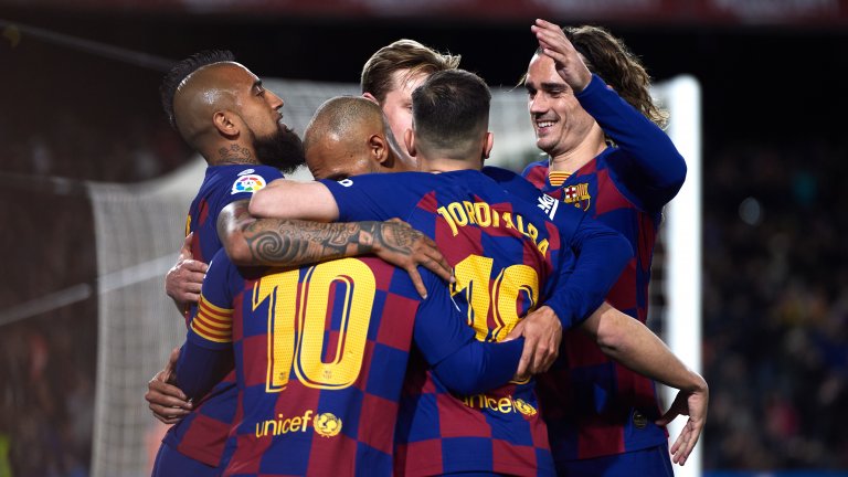 Шефовете на Барселона искат да намалят заплатите със 70%.