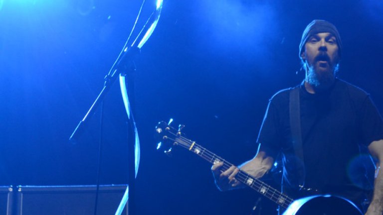 Публиката скандираше "Godsmack" и заслужено получи бис.