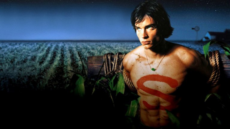 Smallville / "Смолвил": Remy Zero - Save Me
Сериалът, посветен на младия Кларк Кент, още преди да стане Супермен, беше толкова популярен, че верността на феновете и високите рейтинги го задържаха цели 10 сезона. Откриващата тема на шоуто също си заслужава вниманието. Какво по-добро да пасне на един от най-великите супергерои от комиксите от песен със заглавието "Save Me" ("Спаси ме").