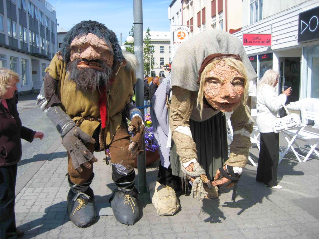 Folklore_Figures,_Akureyri_(4899034211)