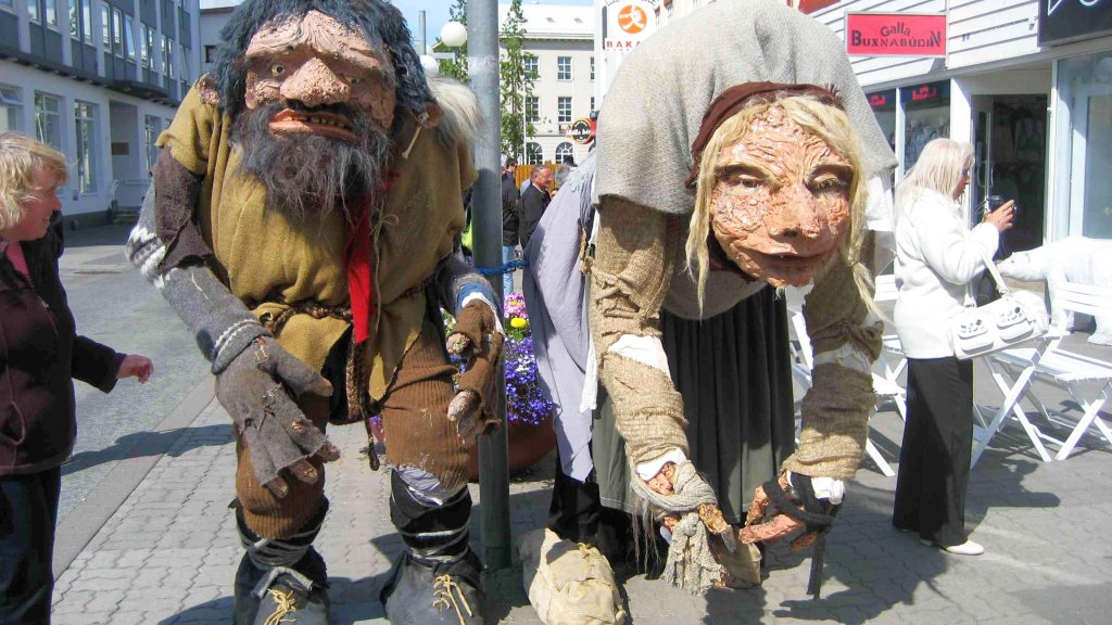 Folklore_Figures,_Akureyri_(4899034211)