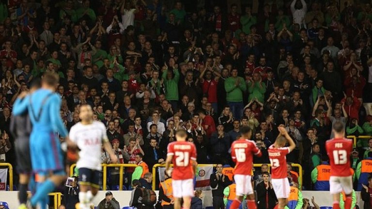 Феновете на Форест идолизират Клъф.