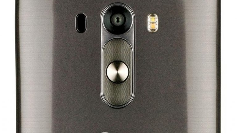 LG G4
Вероятно най-малко вероятният кандидат за представяне на MWC, LG G4 трябва наистина да е превъзходен: и G2, и G3 бяха блестящи смартфони, но както винаги, ожесточената конкуренция означава, че LG трябва да продължават с иновациите, за да не изгубят имиджа си.
Като дизайн, твърде вероятно който и да е нов флагмански телефон на LG ще включва бутона за включване и бутоните за регулиране на звука на гърба. LG вярват, че това е естественото място, където трябва да се намират пръстите, когато телефонът се държи в ръка; и според нас това е сполучливо решение.
G3 използваше пластмасов корпус, но той създаваше усещането за полиран метал. LG може да изберат да последват примера на HTC One (M8) и iPhone 6 и да заложат на изцяло метална конструкция. Като алтернатива, те може да използват същата технология за "самопоправяне", която видяхме в G Flex 2.
Подобно на другите флагмани на 2015 в този списък, G4 вероятно ще включва чипсет Qualcomm Snapdragon 810 и 3GB of RAM.
G3 беше един от първите телефони на пазара със свръх-рязък 2K екран. Ако се вярва на скорошен скрийншот, публикуван от MyLG, G4 ще увеличи резолюцията до 2880 x 1620 (нищо чудно да видим "3K" в маркетинговите материали...).
Според другите слухове G4 ще включва по-малък екран отпреди - 5.3 инча, който ще дава гъстота на пикселите 624 ppi - двойно повече от Retina дисплея на iPhone 6.
LG се очаква да запазят камерата си с лазерен автофокус и в G4, но съществува вероятност тя да е с увеличена резолюция - 16MP вместо 13MP. Камерата в G3 и сега е доста добра, така че един ъпдейт би превърнал G4 в телефон с крайно впечатляваща камера.