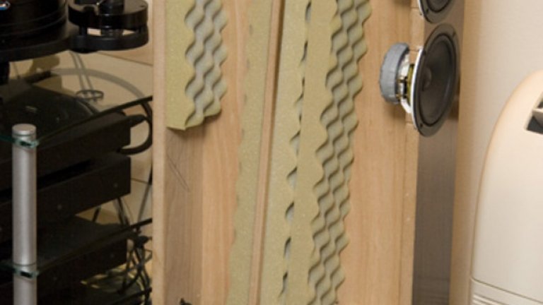 Технологията на  PMC  се основава на т.нар Advanced Transmission Line, и представлява сложен тунел в кутията на тонколоните, през който се движат звуковите вълни