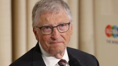 Милиардерът се е извинил за връзките си с финансита пред служители на фондацията си