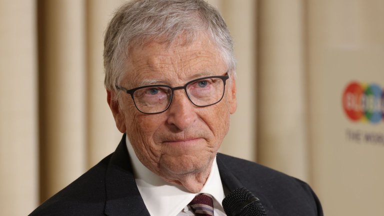 Милиардерът се е извинил за връзките си с финансита пред служители на фондацията си