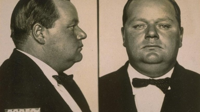 Oбвинението в изнасилване на Роско "Фети“ Арбъкъл
Роско Арбъкъл е истинска легенда на нямото кино. Той е толкова влиятелна филмова звезда, че през 1918-та "Парамаунт" му предлага тригодишен договор за 3 милиона долара (днешната равностойност на около 50 млн). 
През 1921-ва Роско прави парти в хотел, на което присъства Вирджиния Рап – изгряваща млада актриса. След обилна почерпка, Рап е намерена в една от стаите в много лошо състояние. Тя е получила перитонит и няколко дни по-късно умира от разкъсване на пикочния мехур.
Следва истинска медийна драма. Приятелят на Рап обвинява Арбъкъл в изнасилване, въпреки че докторът, който я преглежда заявява, че няма никакви следи от това. Историята става толкова неприятна, че хората обвиняват актьора не само, че е изнасилил актрисата, но и че я е смачкал с огромното си тяло.
Тези истории обаче тръгват от вестниците на същи магнат -  Уилям Рандолф Хърст – онзи, на чиято яхта се "разболява" Томас Инс. И въпреки че Арбъкъл успява да докаже своята невинност, медиите продължават да искат смъртната му присъда.
 
Вестниците са толкова обезумели, че съдиите излизат с изявление, в което се казва: "Оправданието не е достатъчно за Роско Арбъкъл. Струва ни се, че с него се е случило нещо крайно несправедливо... Няма дори най-малко доказателство, което да го свързва с каквото и да е престъпление. Той премина смело през този случай и разказа история, на която всички повярвахме. Пожелаваме му успех и се надяваме че американският народ ще приеме решението на четиринадесет мъже и жени, че Роско Арбъкъл е напълно невинен и ще го отърве от всякакво чувство за вина".
Е, в крайна сметка, кариерата на Роско приключва.