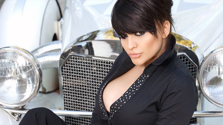 И Преслава и Глория си носят дрехите с повече елегантност от Лейди Гага