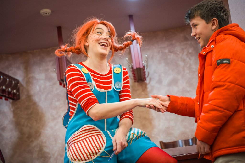 Куклен театър „В лунната стая“ отваря врати