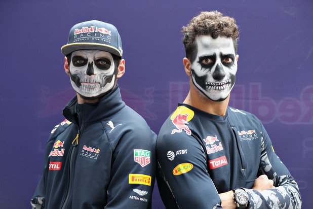 Даниел Рикардо и Макс Верстапен от Red Bull по време на Гран при на Мексико