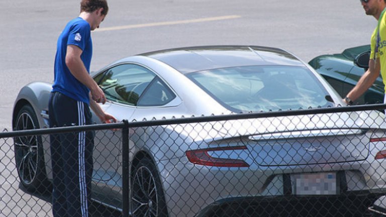 Анди Мъри с неговия Aston Martin.