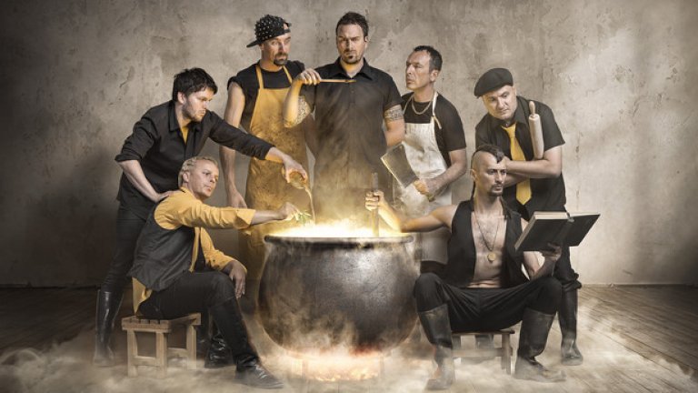 Седемчленната босненска група притежава специфичен музикален стил между ска, рок, реге и хип-хоп с балкански мотиви