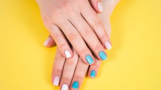 gel-manicure-1526056063