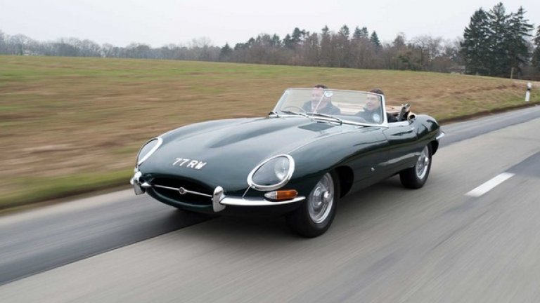 Jaguar E-Type Серия I (1961-1967 година) Тази кола често е споменавана в списъка с най-красивите автомобили, създавани някога. Това обяснява и високата й стойност сред колекционерите, дори и в момента. Ранната Серия 1 е с 3,8-литров двигател и мощност 265 к.с. и с четирискоростна кутия, а следващите модели са снабдени с по-голям 4,2-литров двигател, повече скорости и подновена трансмисия. Естествено, този модел също е герой на филм: именно това колата, наричана "Shaguar" във филма "Остин Пауърс"
