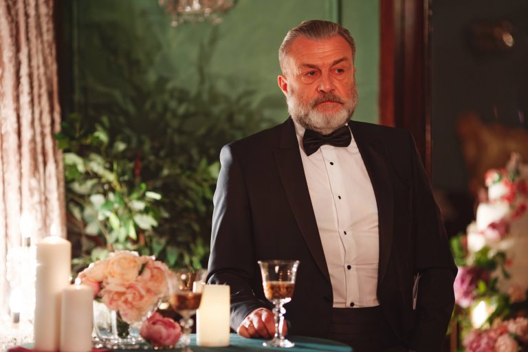 Емил Марков като властния бизнесмен Константин Шейтанов