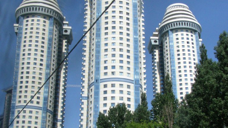 Не си мислете, че московчани нямат подигравателно име, с което описват формата на тези новобогаташки кули