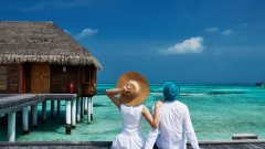 Редица курорти на Малдивите ползват собствено време, а не официалното