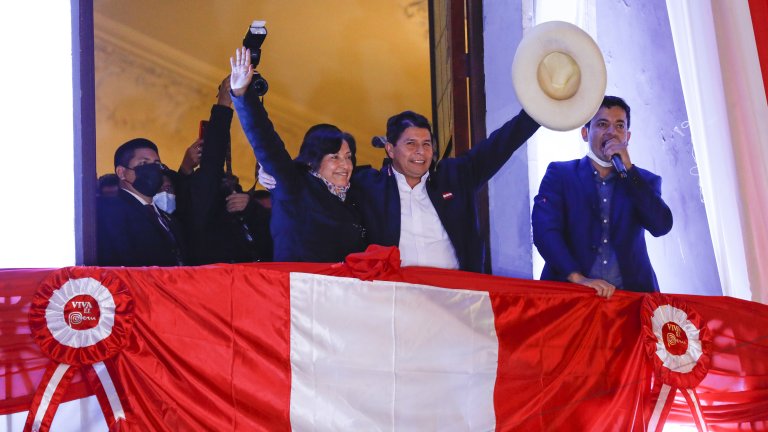 Болуарте и Кастильо в дена, когато печелят президентските избори през 2021 г.