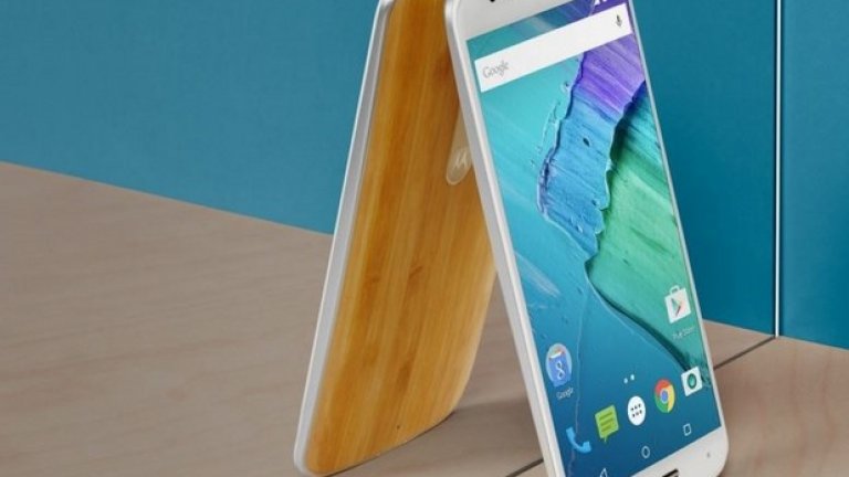 6. Moto X Pure Edition
Новият Moto X има всичко, от което бихте имали нужда - чудесен екран, бързина и подобрен Android. Дизайнът и камерата не са сред най-добрите характеристики на телефона, но въпреки това Moto X Pure Edition е сред 10-те най-добри устройства на годината. Не забравяйте, че Motorola дава възможност да преобразите телефона по свой вкус с MotoMaker.