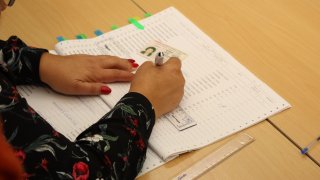 Най-често е съобщавано за купуване на гласове и контролиран вот