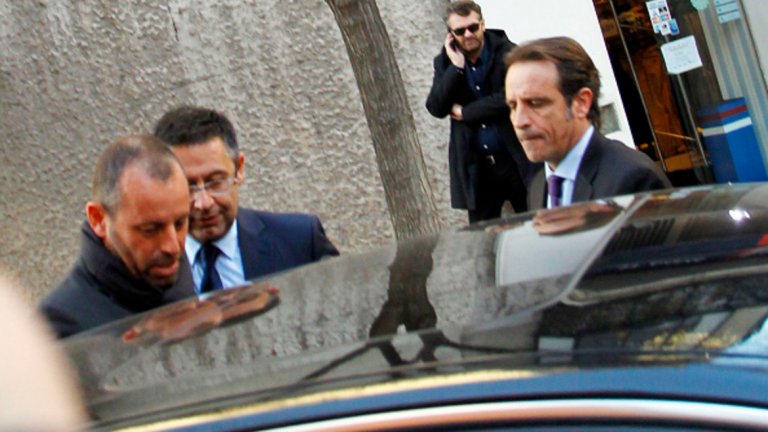 Сандро Росел бе арестуван по подозрения за пране на пари от времето си преди да стане президент на Барселона