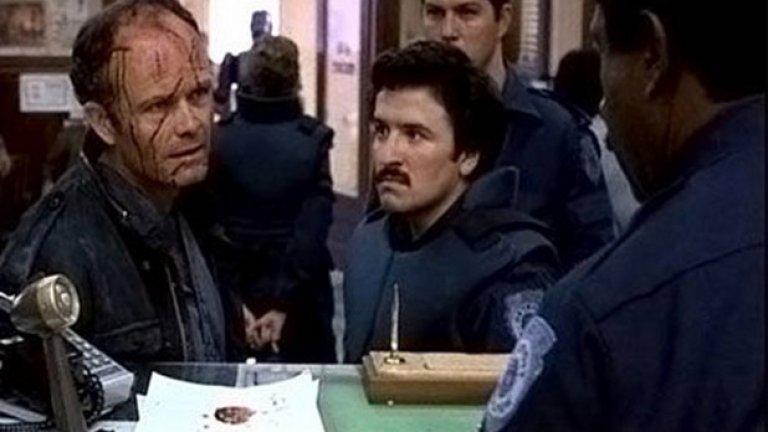 В "Робокоп" (1987) на режисьора Пол Верховен, антагонистът Кларънс Бодигер (изигран от Къртууд Смит) е закаран в полицията, където казва на сержанта "Give me my f*ckin' phone call!". Цялата реплика е непредвидена, което си личи и по изненаданите физиономии на останалите актьори