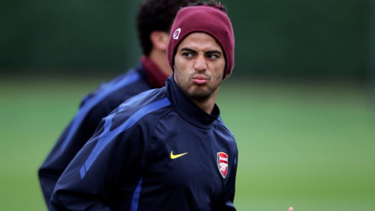 Карлос Вела също отдавна не влиза в плановете на Венгер