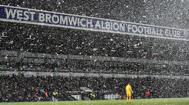 За разлика от тази, на боксинг дей миналата година английските стадиони бяха затрупани от сняг