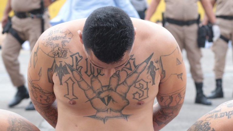 Гангстер от бандата Мара Салватруча, който е бил арестуван при мащабните акции на салвадорската полиция