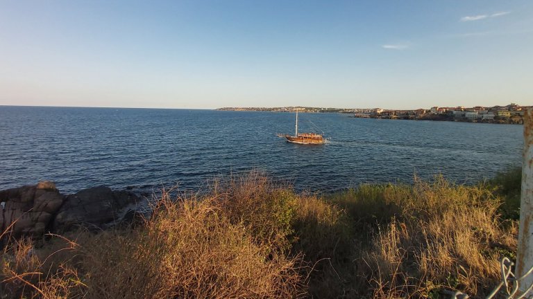 Гледка от скалите на нос Скамни
