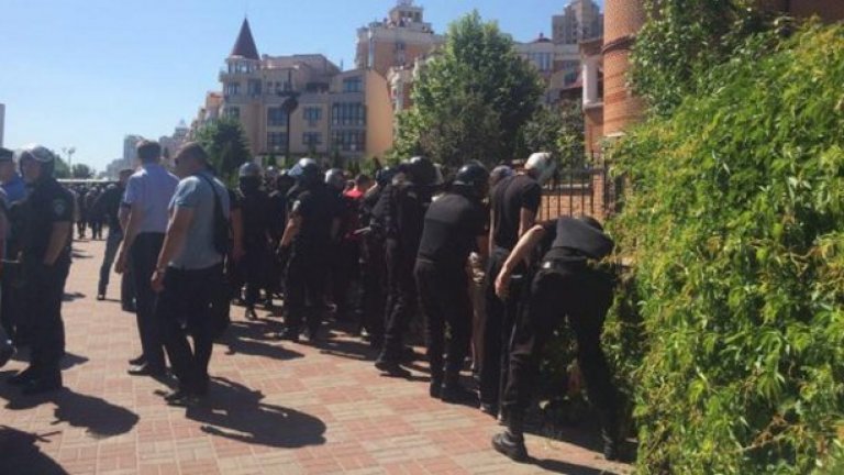 Опит за гей парад в Киев приключи с насилие