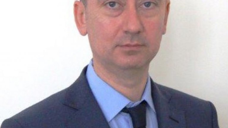 Георги Йорданов е бил поставен временно начело на комисията до намиране на титуляр за поста