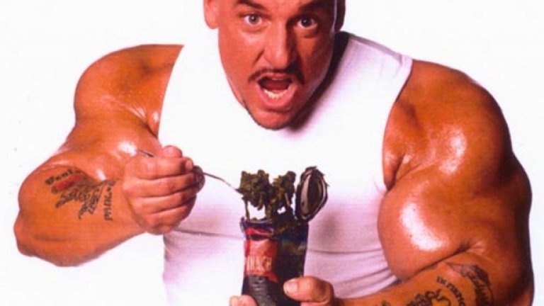 Той прилича на Попай Моряка, но вместо свръхчовешките предмишници, Валентино се разхожда с абсурдно големи бицепси, трицепси и рамене.
Чудовищната хипертрофия не е постигната със спанак, а с колекция от екзогенни хормони, инжектирани в кръвоносната система и директно в мускулната тъкан.