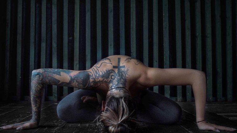 Анжелика: Татуираното вдъхновение на сина на милиардера