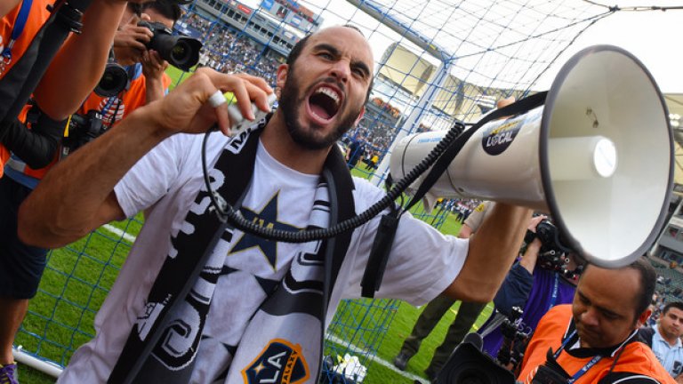 Най-добрият американски футболист Лендън Донован се оттегли от играта.