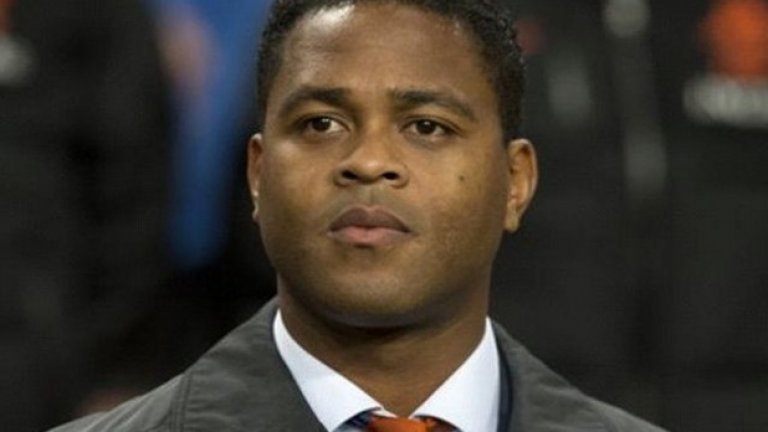 Патрик Клуиверт
Едва 19-годишен Клуиверт прави катастрофа със своето BMW, което кара с превишена скорост. Загива директорът на амстердамския театър Мартен Путман - голям фен на Аякс и изключителен човек.