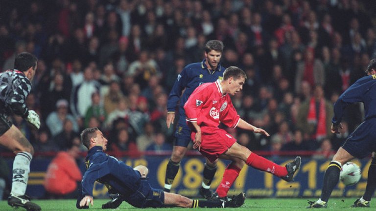 Майкъл Оуен (Ливърпул), 16 г., 6 май 1997 г., отбелязвайки гол при забуата с 1:2 като гост на Уимбълдън във Висшата лига.