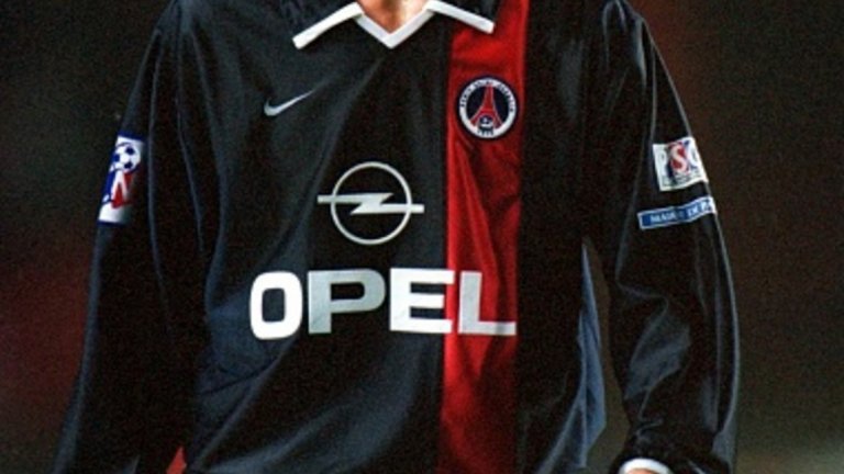 
Микел Артета
Много хора забравят, че Артета е продукт на академията на Барселона, тъй като няма нито един официален мач за каталунците. След като бе промотиран, бе отдаден под наем в ПСЖ за един сезон, а на следващото лято бе продаден в Рейнджърс. На Острова Артета направи име, главно с екипа на Евертън, за който игра общо шест сезона, преди да премине в Арсенал през 2011-а. След още пет години на „Емирейтс“ сложи край на кариерата си през 2016 г.