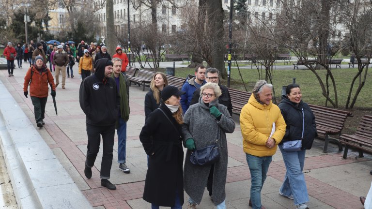 "Талантът върви с непокорство": Протест в защита на Александър Морфов