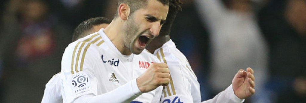 Полузащитник: Максим Гоналон, Рома 
Продукт на школата и един от най-важните футболисти за Лион в последните години, Гоналон бе продаден в Рома срещу едва 5 млн. евро това лято. За осем години с екипа на „хлапетата“ Гоналдон изигра 333 мача, в които има и 13 гола. Трансферът му в Рома бе наистина изненадващ, но според някои той се дължи и на фактора „Мончи“.