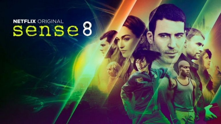 Sense8 / "Осмо чувство"
Още с излизането си Sense8 на сестрите Уашовски (бившите братя Уашовски, които претърпяха обаче смяна на пола) направи огромен бум. Идеята, че хората, родени в един и същ миг на различни места по света могат да притежават специфична телепатична връзка, сама по себе си е изключително интересна. Въпреки това обаче до голяма степен успехът на сериала се дължеше на огромното многообразие - расово, етническо, културно, сексуално и т.н. Заплетената история, която беше трудна за проследяване, и цялостното объркване, обаче доведе до преждевременното му прекратяване. Именно това и до голяма степен натоварваше зрителя, който трябваше да полага усилия, за да разбере какво точно се случва с героите.