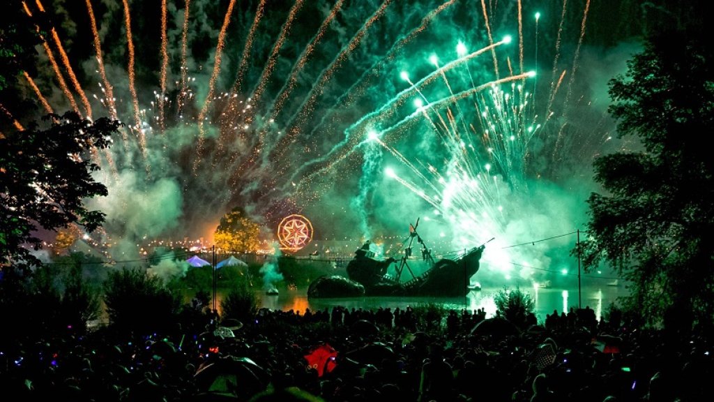 Secret Garden Party 01