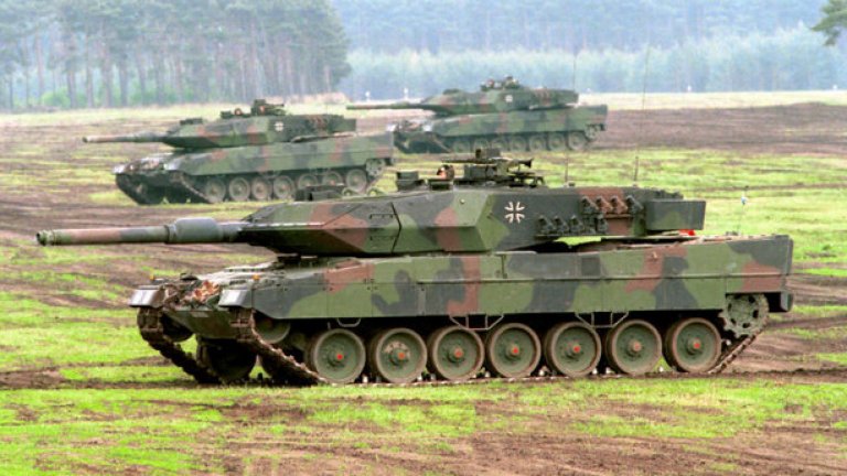 Германските медии спекулират, че събирането на старите танкове е заради кризата в Украйна