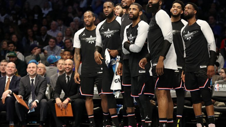 Тимът на ЛеБрон триумфира в страхотно зрелище в зала "Спектрум Сентър" в Шарлът, Северна Каролина.