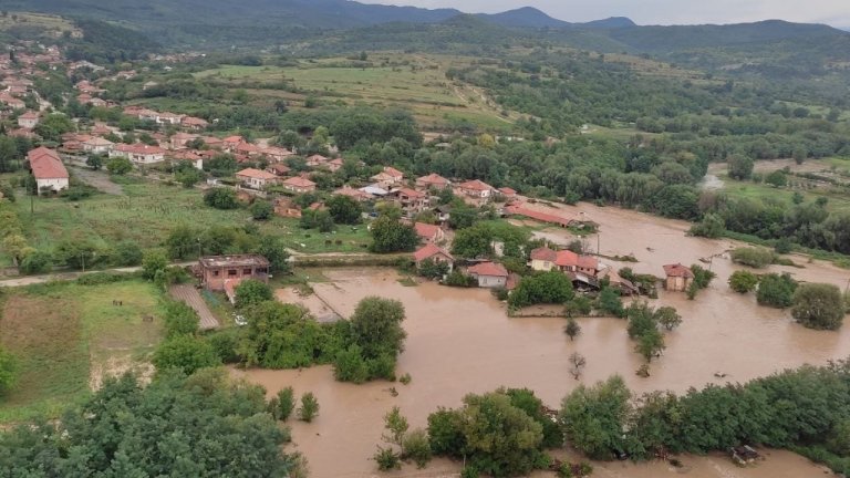 120 къщи в село Трилистник са под вода